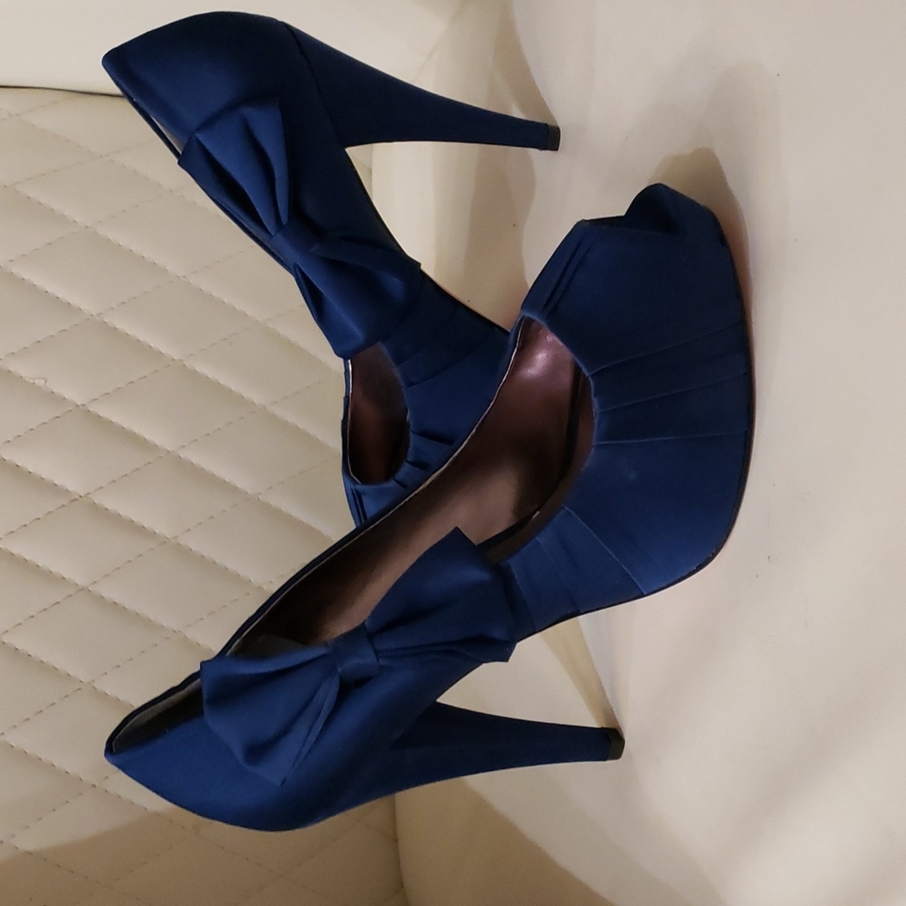 Beautiful royal blue shoes brand new never used